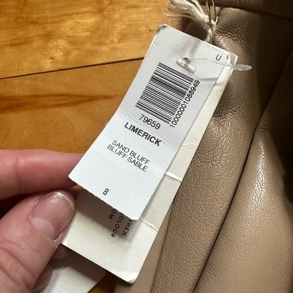 NWT Wilfred Aritzia “Limerick Short” - Picture 4 of 5